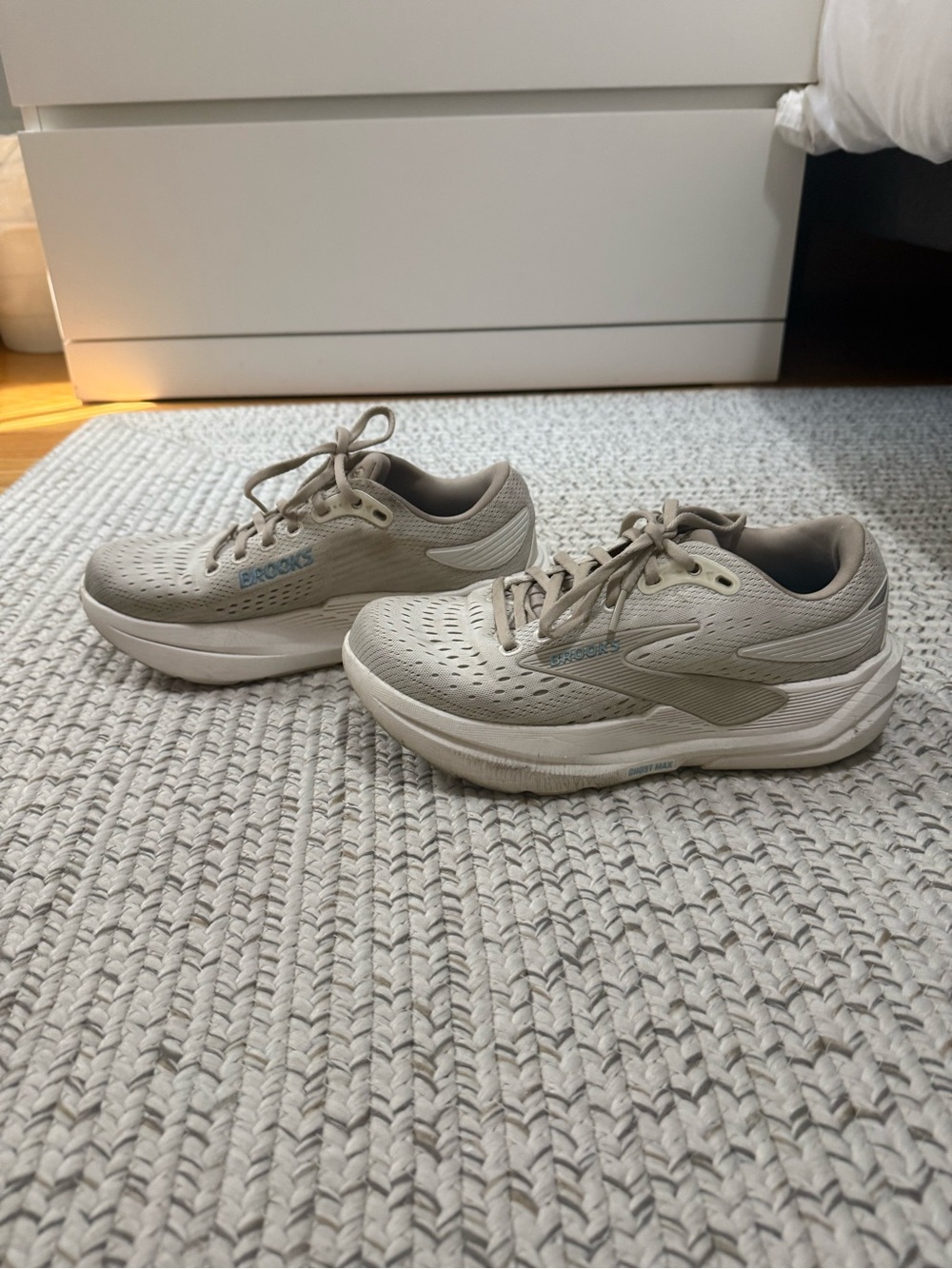 Brooks Ghost Max 3 Running Sneakers in White/Grey/Blue - Picture 8 of 14